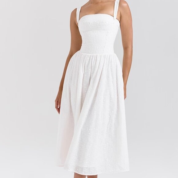 House of CB Vivien Dress White - Picture 1 of 4